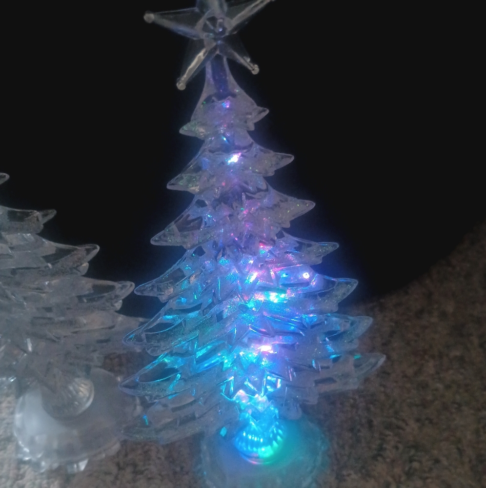 subtle glowing tabletop christmas trees.colorchanging trees